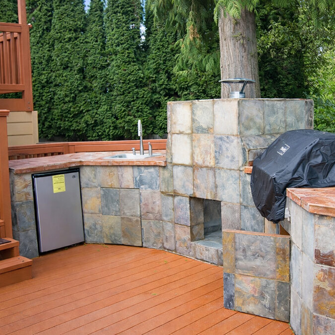 Mill Creek deck and outdoor kitchen