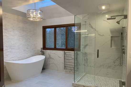 Luxurious Master Bathroom in the Eastside by NW Quality Construction